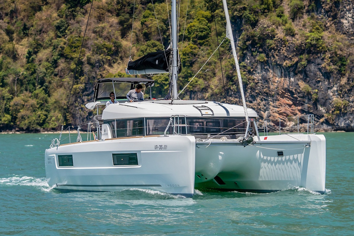 Lagoon 40